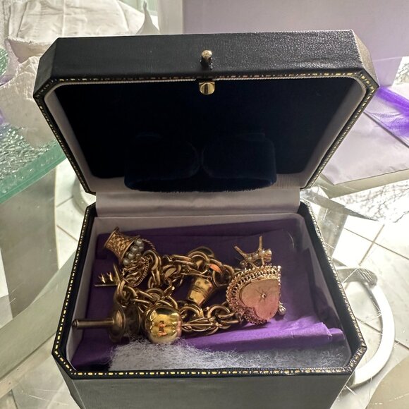 1940s Antique 14 K. Gold Charm Braclet - Picture 9 of 9